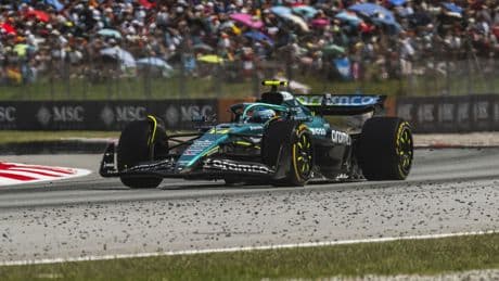 Una de cal y otra de arena: Fernando Alonso tiene mejor coche, aunque no para tirar cohetes