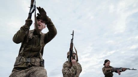 EE UU reanuda el envío de armas a Ucrania tras el acuerdo sobre minerales