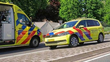 Fietser overleden door aanrijding met bestelwagen bij Helmond