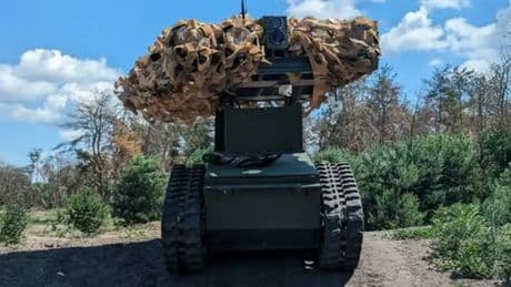 L'Ukraine ajoute officiellement à son arsenal des drones terrestres cracheurs de feu