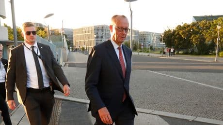 Jetzt kommt die große Rede des Kanzlers! - So will Merz die Autobranche retten