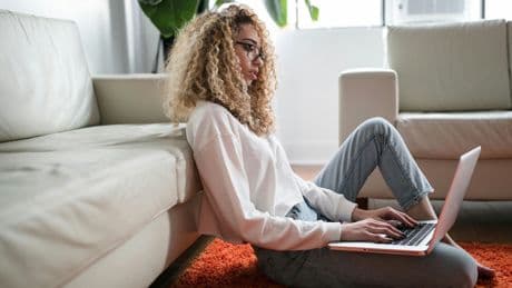 Maladie, transition, dépression: pourquoi ces internautes se racontent sur les réseaux sociaux