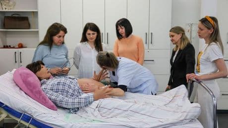 Hebammen: Pilotprojekt in Sachsen für Hebammen aus Drittstaaten