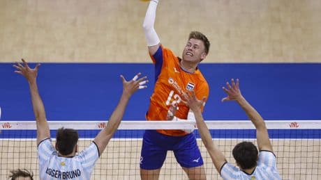 Kan Bennie Tuinstra zichzelf mooi verjaardagscadeau geven in WK-opener? ’Maar Nimir overhalen is niet gelukt’
