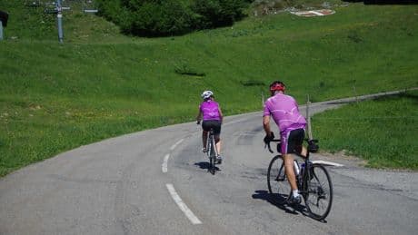 Aux sommets des montagnes, le cyclotourisme gagne du terrain
