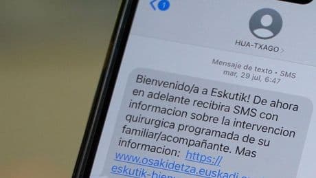 El hospital de San Eloy ya informa por SMS a los familiares de pacientes que se someten a una cirugía o están en Urgencias