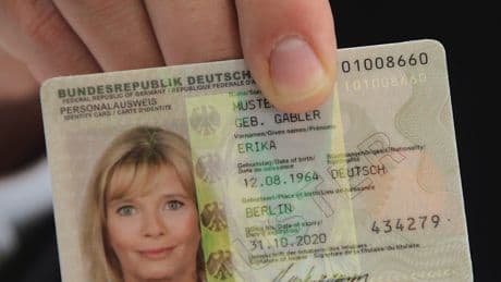 Ab 1. August eigentlich Pflicht - Geheimpapier entlarvt Chaos um digitale Passfotos