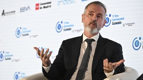 Telefónica continúa su retirada en Latinoamérica y vende su negocio en Uruguay por casi 400 millones