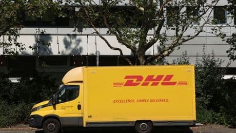 DHL: Falschparken eskaliert - Zusteller attackiert Paar
