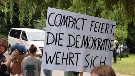 Rechtsextreme feiern Rückkehr von „Compact“ – Proteste gegen Sommerfest in Sachsen-Anhalt