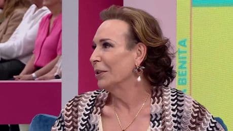 Benita reaparece en silla de ruedas y muy emocionada: "Tengo que ser fuerte, me han pasado muchas cosas"