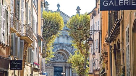 Expo, apéro, dodo : à Aix-en-Provence, un week-end aux couleurs de Cézanne