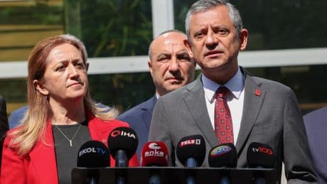Özgür Özel'den DİSK'e ziyaret: Ara zam verilmemesi hükümetin intiharı olur