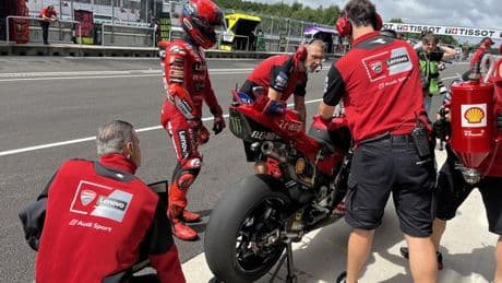 Márquez vuelve a demostrar en Brno la bestia que lleva dentro