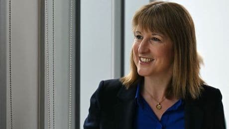 Rachel Reeves vows to rip up rules acting as 'boot on the neck' of businesses