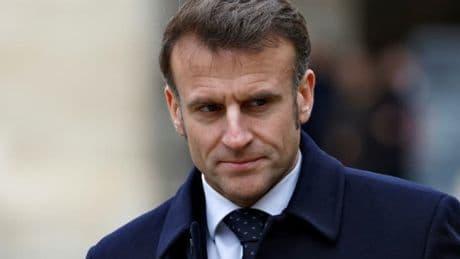 Évasion de Mohamed Amra: un an après la mort de deux agents pénitentiaires, Emmanuel Macron à Caen pour un hommage