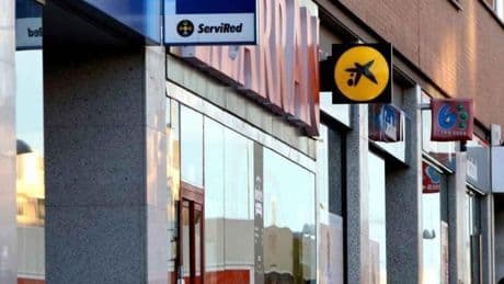 El nuevo escenario de menores tipos de interés cambia el negocio bancario