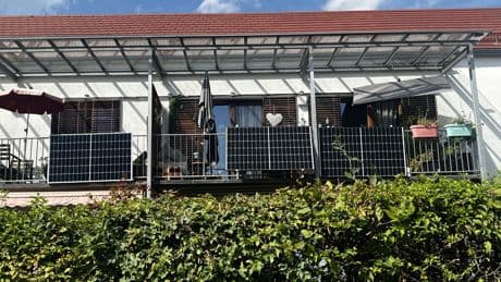 Energieversorger verkauft nun Balkonkraftwerk: Das ist unverschämt teuer