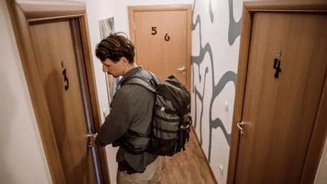 Man visits one-star Miami hotel and can't believe what a bargain it is