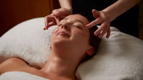 Luxury hotel offering Elemis spa treatment with a free £101 beauty gift