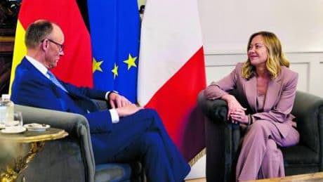 Migranti, asse Meloni-Merz. L'Ue immagina soluzioni nuove
