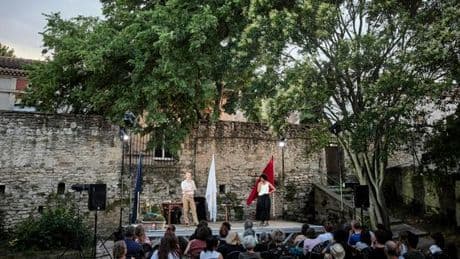 Au Festival d’Avignon, le théâtre, bousculé par l’actualité immédiate, livre toujours ses leçons