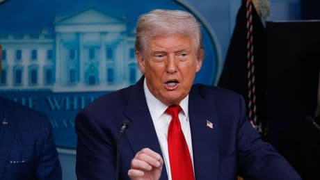 Vor Alaska-Gipfel: Trump droht Putin mit "sehr schwerwiegenden Konsequenzen"