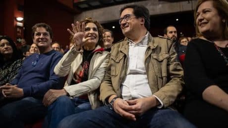 El Gobierno aprueba la subida salarial pendiente del 0,5% a los funcionarios con medio año de retraso