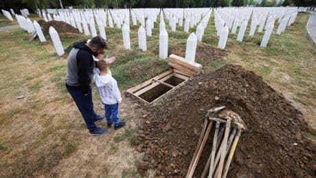 Massacre de Srebrenica : 30 ans après, la mémoire d’un génocide que les Serbes ont toujours du mal à reconnaître
