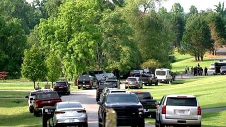 North Carolina, USA: Unbekannte feuern auf Hausparty mindestens 80 Schüsse ab