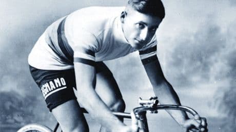 El increíble Binda: un trompetista que hace 100 años derrotó a los ciclistas de Mussolini, le pagaron por no correr y ganó cinco Giros
