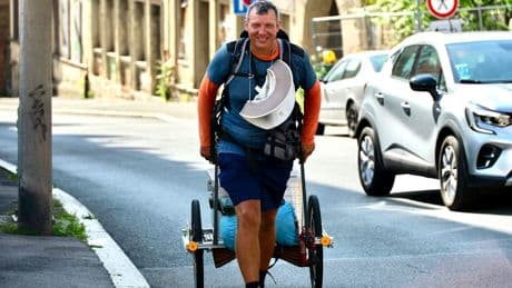 Rico Reißmann durchquerte 32 Länder - 10 Jahre mit dem Bollerwagen durch die Welt