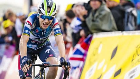 Topwielrenster Sarah Gigante (24) breekt been bij trainingsongeval: ’Enorme teleurstelling’