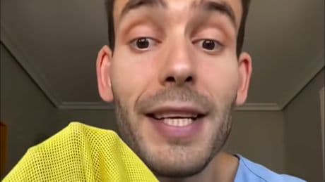 Jorge Ángel, enfermero divulgador: “Este es el mejor tipo de bañador que se puede llevar, sobre todo para los niños pequeños”
