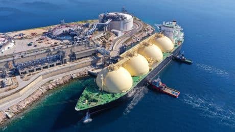 Europa aumenta su necesidad del gas natural licuado del 23% en 2020 al 40% en 2025: sólo la mitad proviene de EEUU