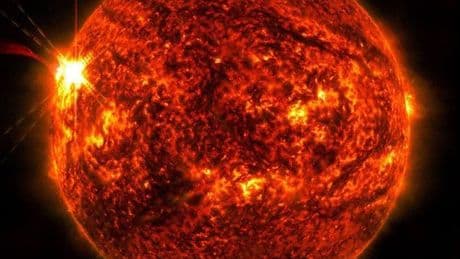 La NASA advierte de la posible llegada de una poderosa tormenta solar: apagones y fallos en las redes eléctricas