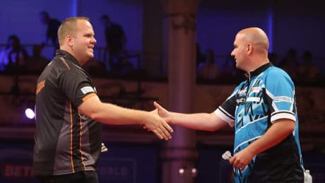 World Matchplay: Jermaine Wattimena en Dirk van Duijvenbode door, Gian van Veen frustreert titelhouder Luke Humphries