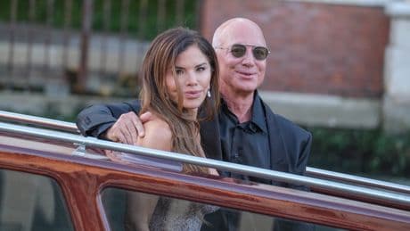Jeff Bezos e Lauren Sanchez, dopo il matrimonio la luna di miele (con poca fantasia)