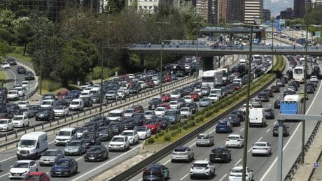 Ni accidentes ni obras: este es el verdadero motivo por el que se forman los atascos de tráfico