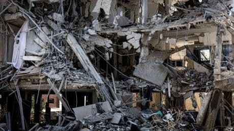 L’Iran riposte en bombardant Israël : 3 morts, 70 blessés et des craintes d’escalade