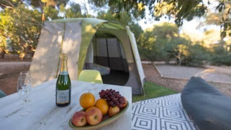 Ibiza e i prezzi folli: 134 euro a notte per dormire in tenda (con bagno condiviso). L'annuncio choc su AirBnb