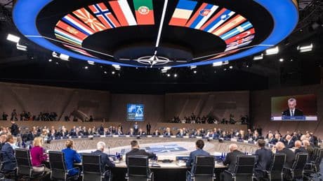 Claves para no perderse en la cumbre de la OTAN: del 5% en Defensa al boicot de Sánchez a la unidad aliada