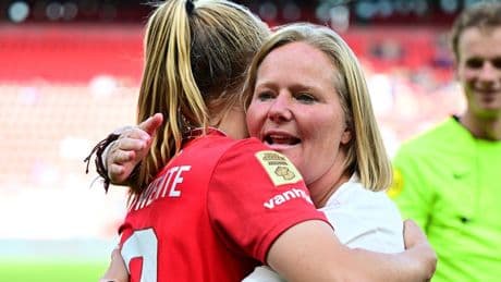 Met nieuwe trainer Dekker aan het roer wil FC Twente nu internationaal stappen zetten