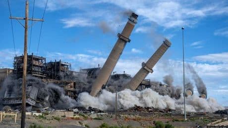 U.S. Government Controversial Step To Not Close Coal-Fired Power Plant