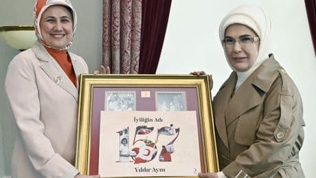 Emine Erdoğan, Türk Kızılay'a kurban bağışında bulundu