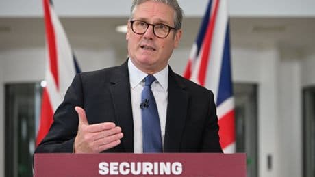 Starmer signs deal with Mauritius to hand over Chagos Islands