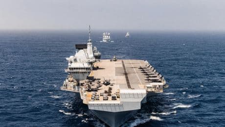 Guerra del Pacifico, schierata la portaerei inglese HMS Prince of Wales. «Situazione instabile», cosa sta succedendo
