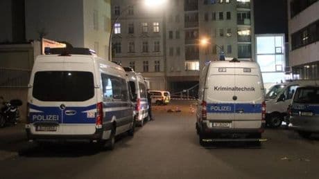 Polizist mit Messer verletzt: Was ein Video zeigen soll