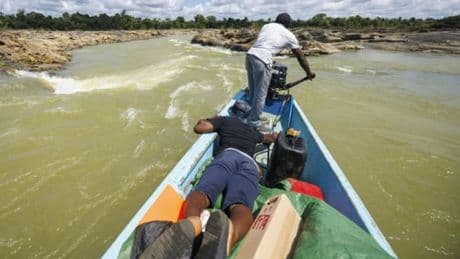 Guyane: au moins trois morts dont un enfant dans un naufrage sur le fleuve Maroni