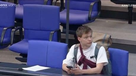 Wie ein Grünen-Politiker und sein Rucksack die Kommentatoren verwirrte